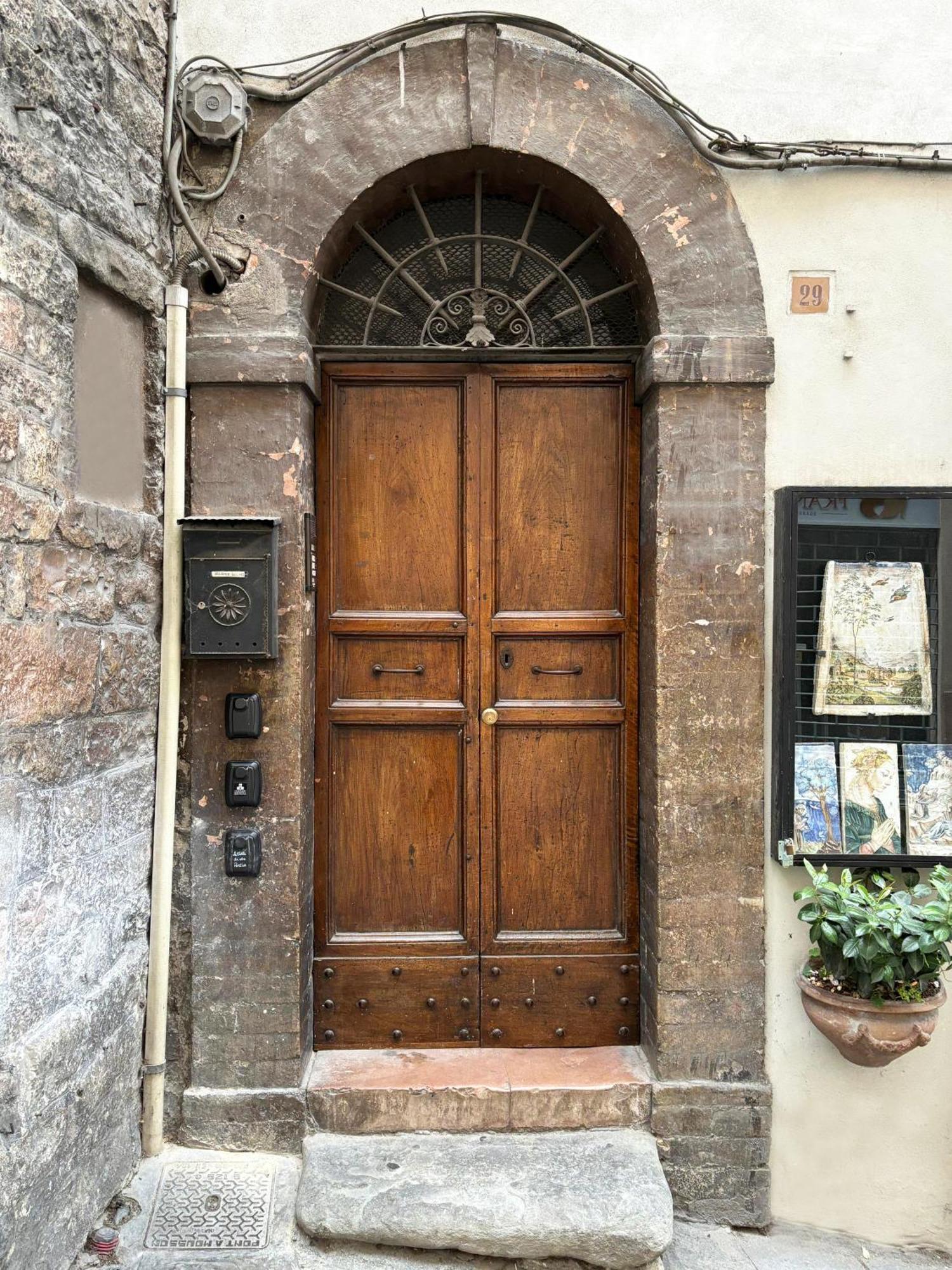 Apartment La Loggia Di Portica Residenza Storica Nel Centro Di Assisi